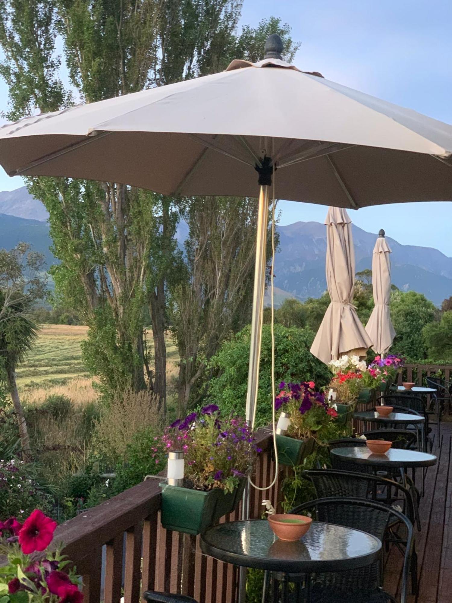 Brook House B&B & Cottages Kaikoura Ngoại thất bức ảnh