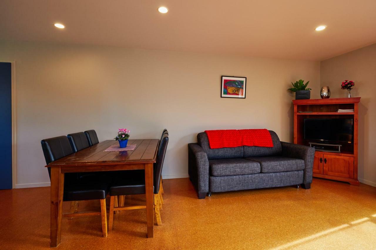 Brook House B&B & Cottages Kaikoura Ngoại thất bức ảnh