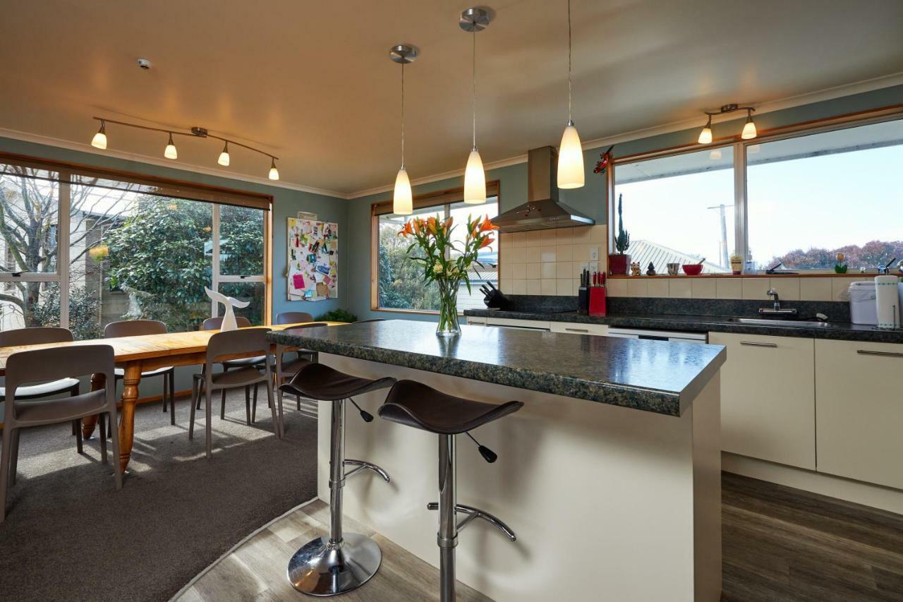 Brook House B&B & Cottages Kaikoura Ngoại thất bức ảnh