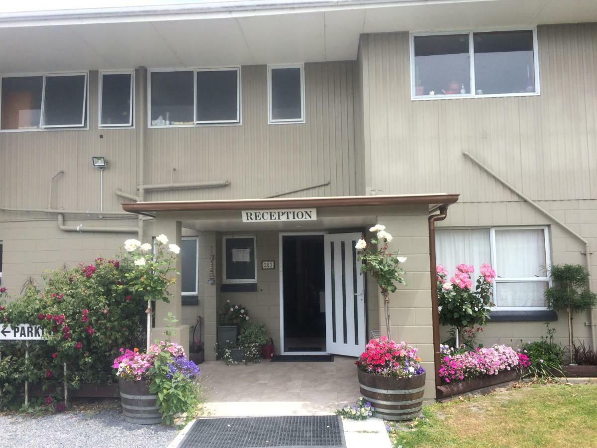Brook House B&B & Cottages Kaikoura Ngoại thất bức ảnh